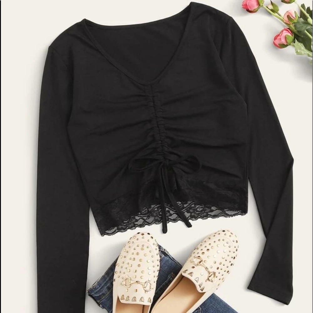 Contrast Lace Drawstring Front Crop Tee